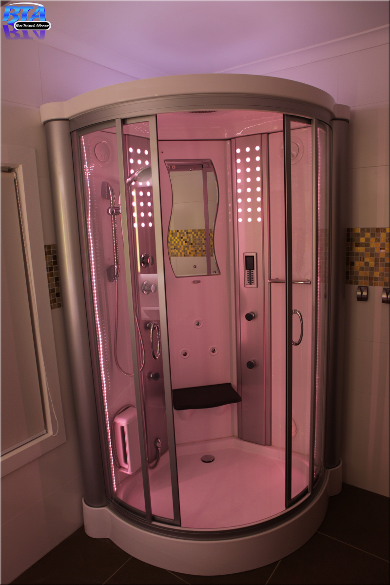 Badkamer met ledverlichting
